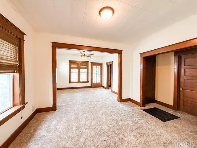 $235,000 | 977 West St Louis Street, Nashville, IL 62263