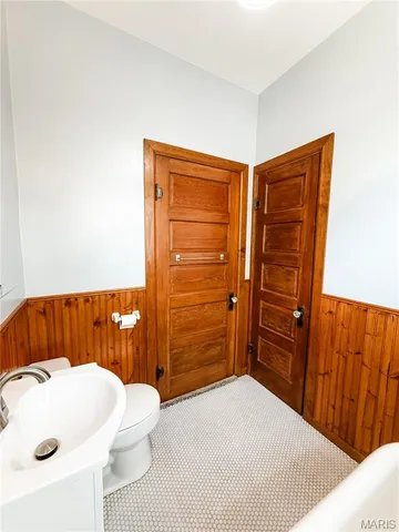 $235,000 | 977 West St Louis Street, Nashville, IL 62263