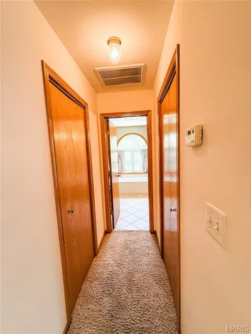 $235,000 | 977 West St Louis Street, Nashville, IL 62263