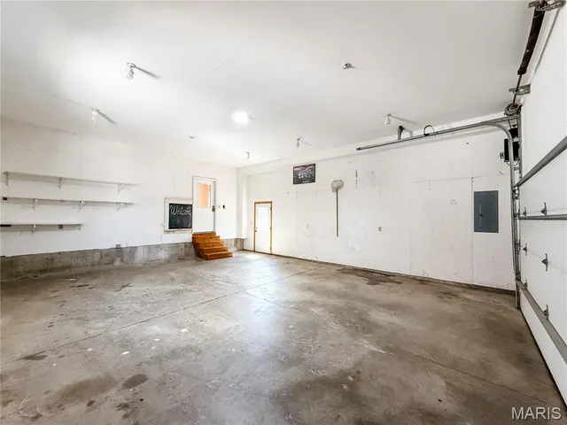 $235,000 | 977 West St Louis Street, Nashville, IL 62263