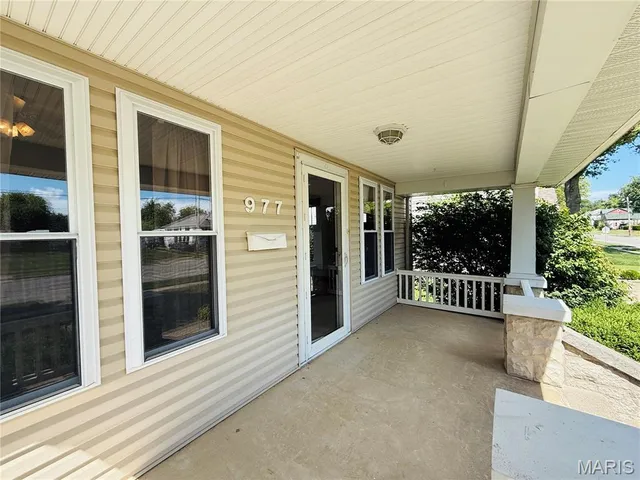 $235,000 | 977 West St Louis Street, Nashville, IL 62263