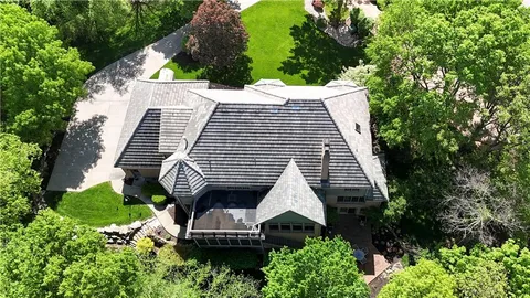 $2,000,000 | 60 Dundee Court, Loch Lloyd, MO 64012
