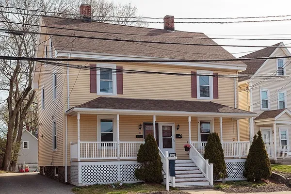 $559,900 | 87 Winn Street, Unit 1, Woburn, MA 01801