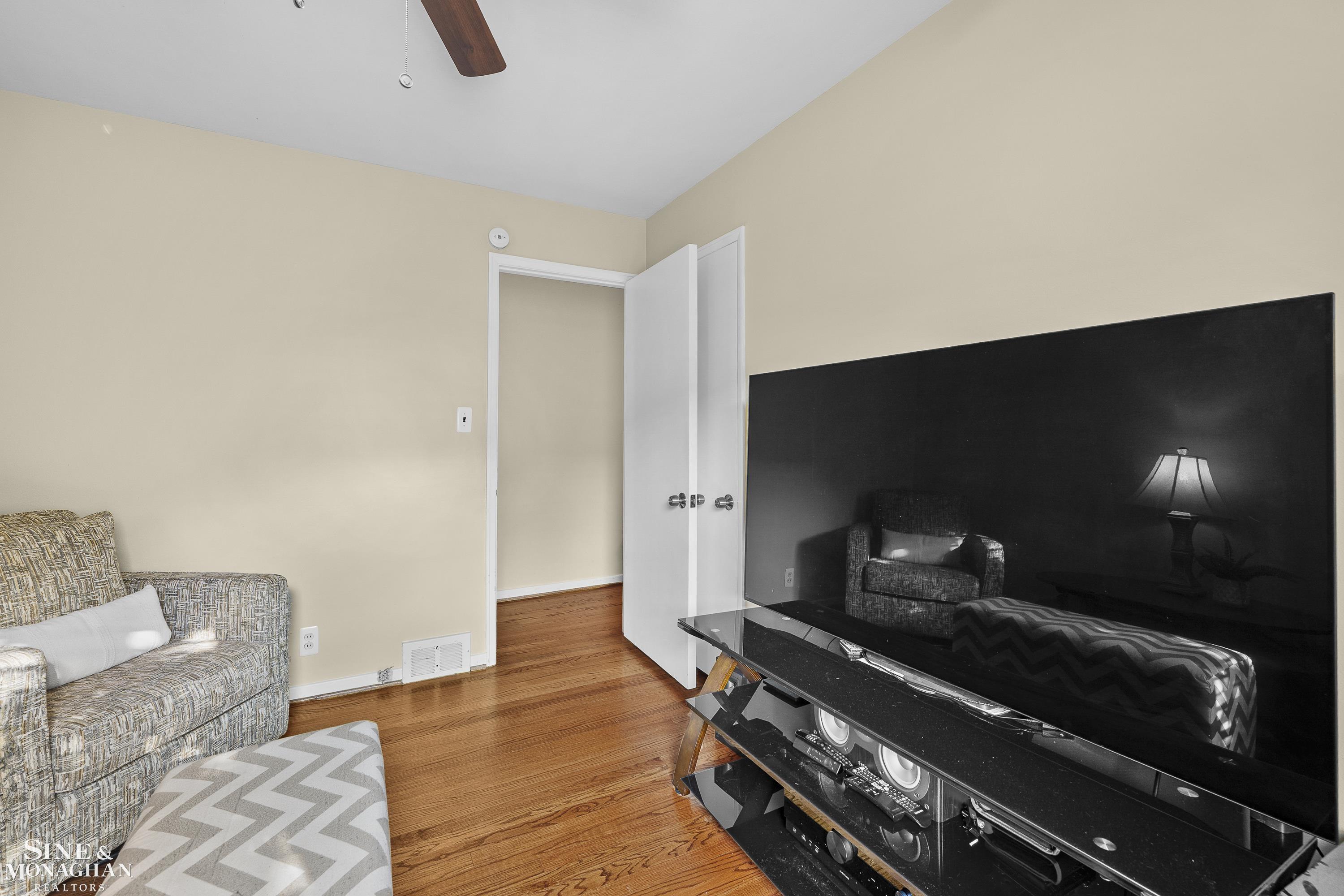 463 Lexington Road Grosse Pointe Farms, MI 48236 - Photo 20 of 38