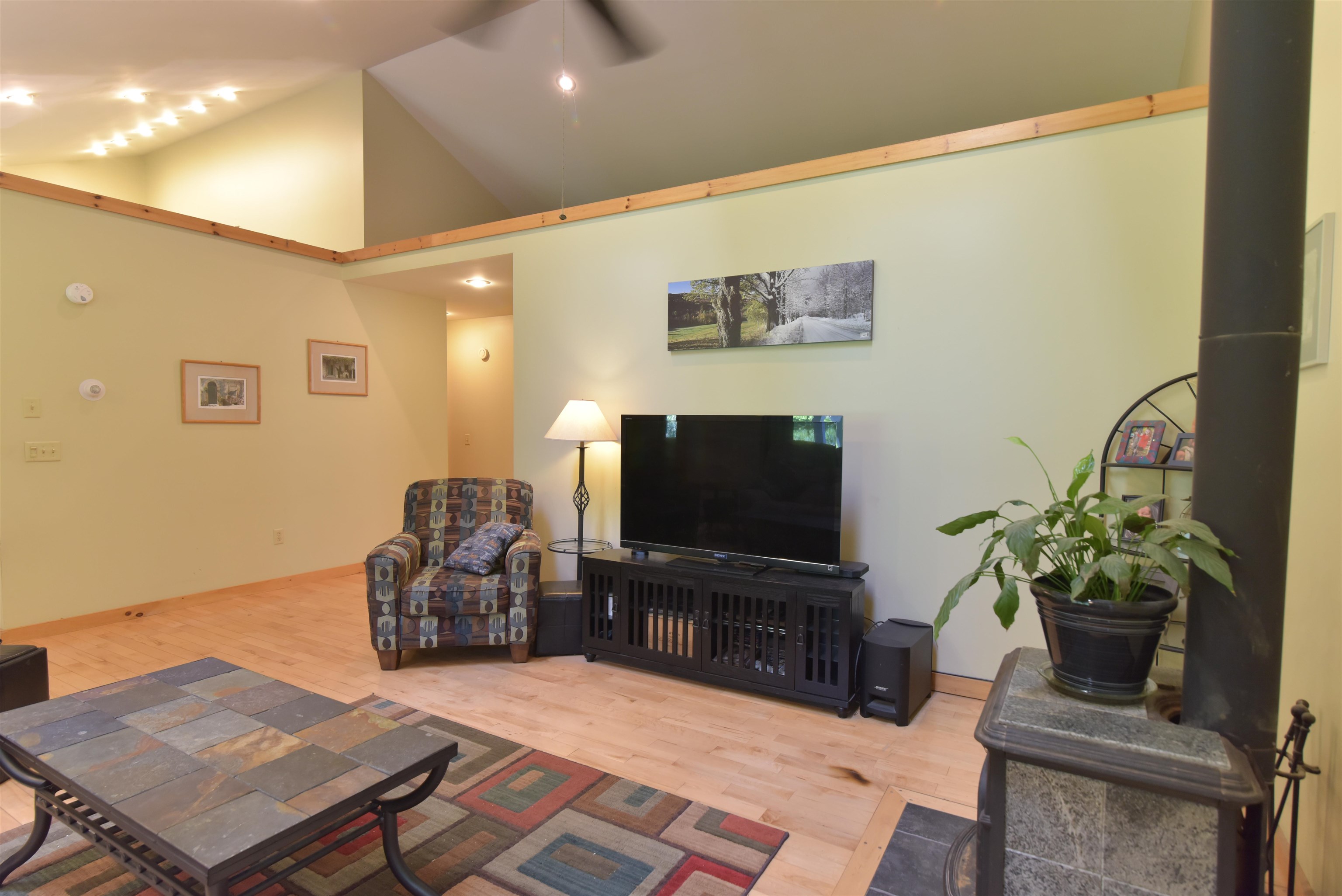 143 Ledge Road Duxbury, VT 05676 - Photo 16 of 40 Gallery Image 16