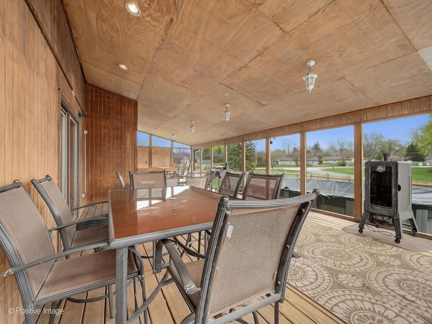 612 Stuart Drive Carol Stream, IL 60188 - Photo 24 of 29 a view of a dining room with furniture window and outside view