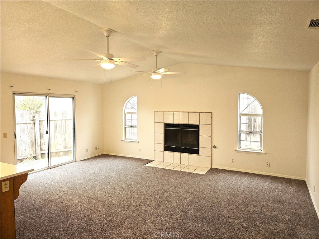 522 Higos Way Nipomo, CA 93444 - Photo 4 of 11 Family room