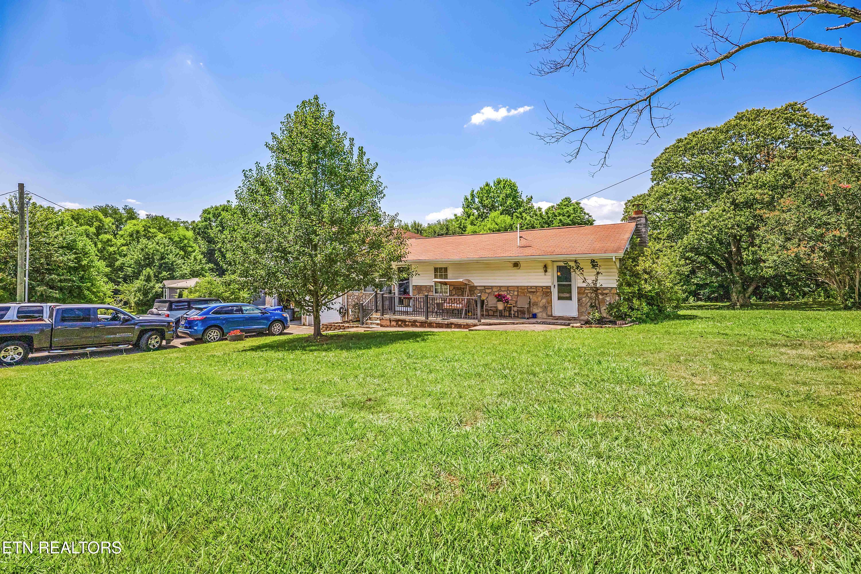 958 West Hunt Road Alcoa, TN 37701 - Photo 3 of 47 front