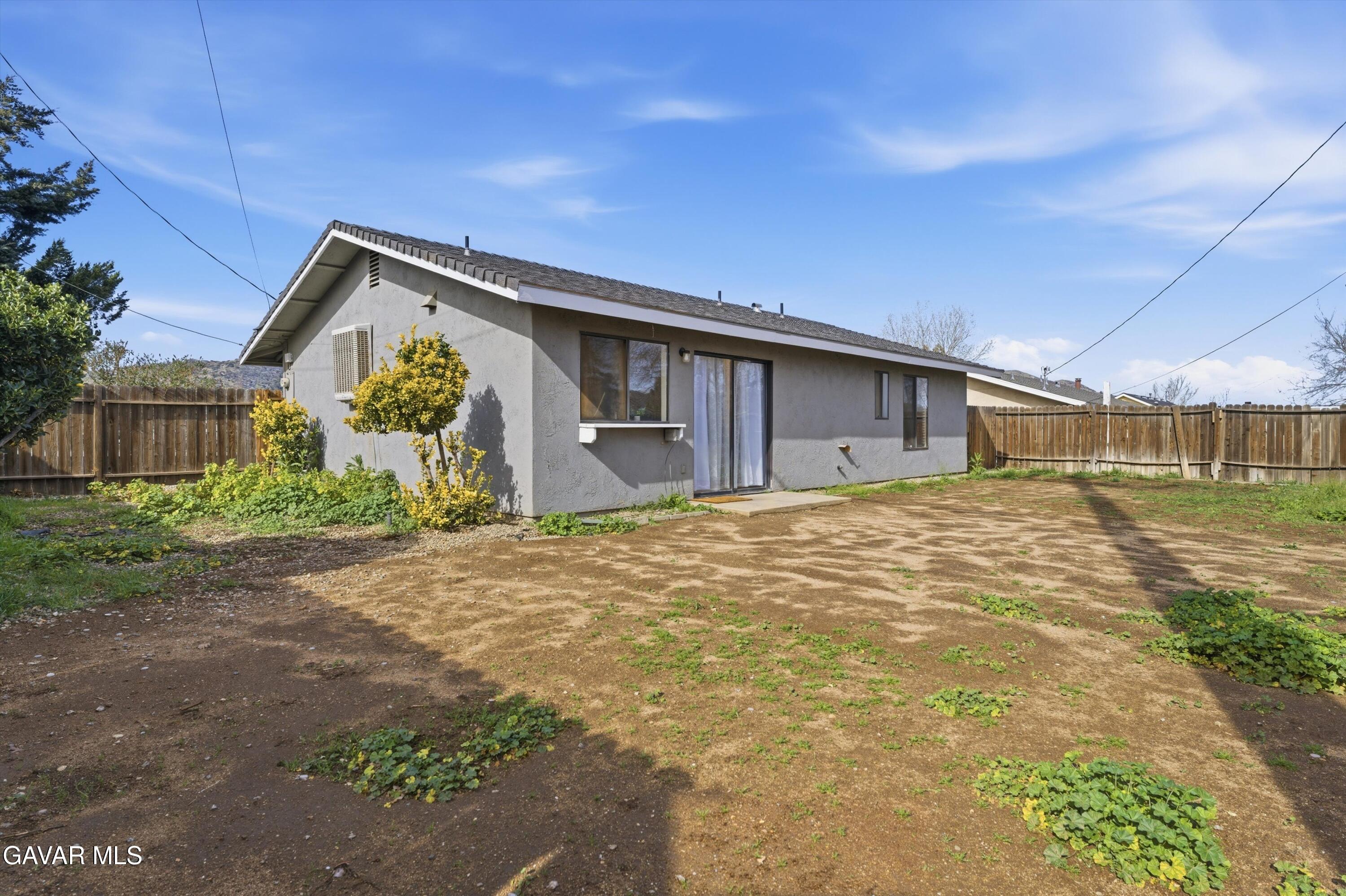21410 Mission Street Tehachapi, CA 93561 - Photo 16 of 19 a front view of house with yard