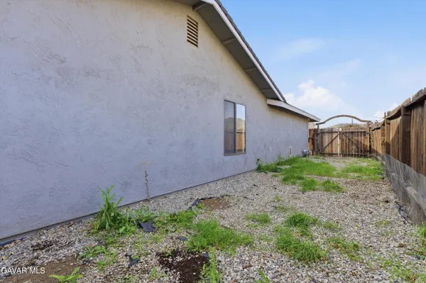 $294,000 | 21410 Mission Street, Tehachapi, CA 93561