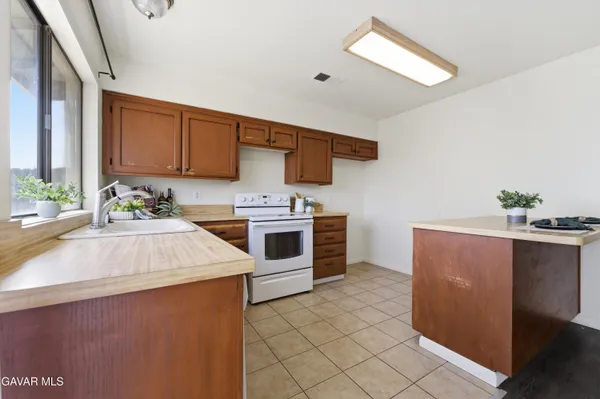 $294,000 | 21410 Mission Street, Tehachapi, CA 93561