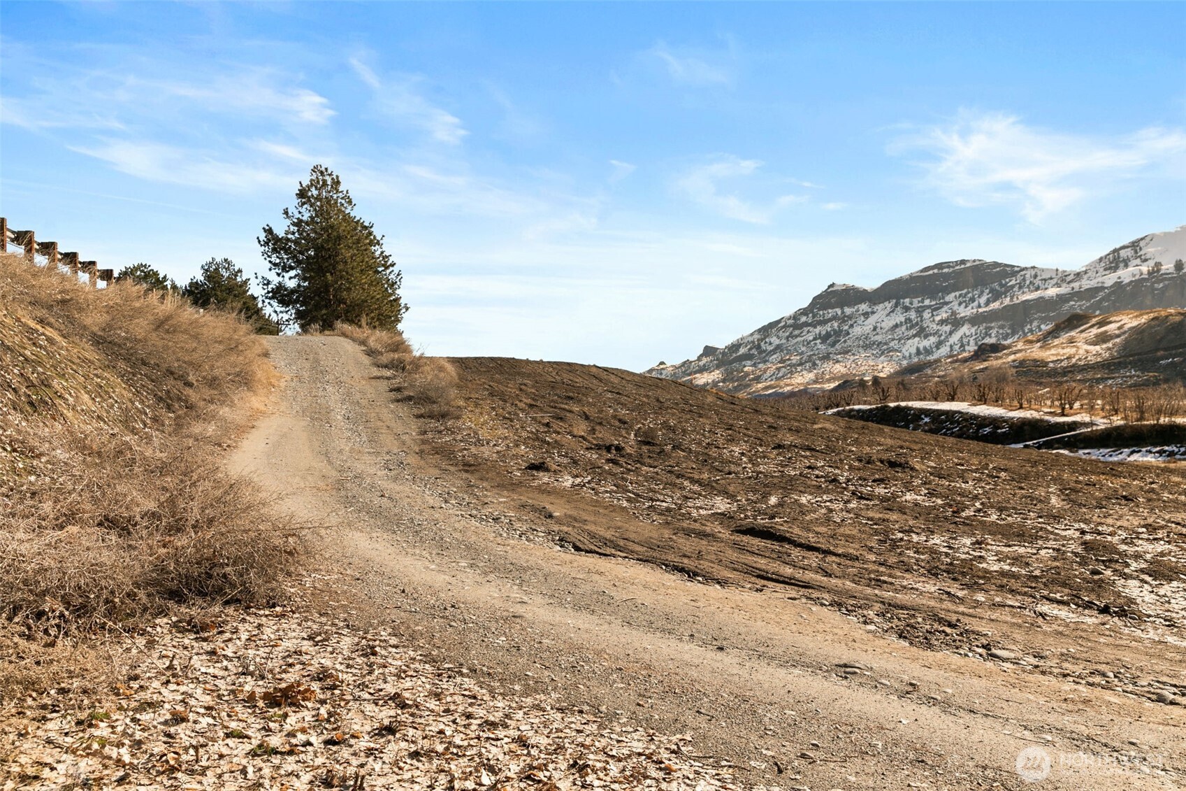 0 West Malaga Road Malaga, WA 98828 - Photo 26 of 36 a view of mountain view with mountains in the background