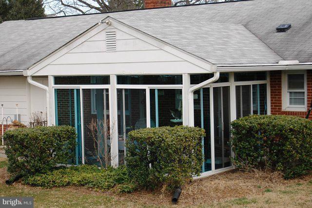 24416 Welsh Road Gaithersburg, MD 20882 - Photo 22 of 29 Exterior (Rear)