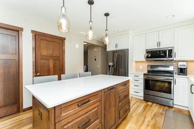 $547,500 | 1310 Lone Pine Drive Southwest, Rochester, MN 55902