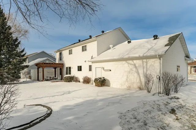 $547,500 | 1310 Lone Pine Drive Southwest, Rochester, MN 55902