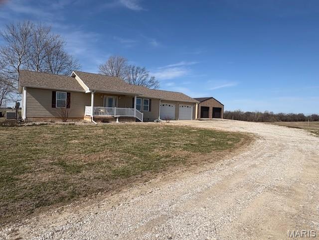 1013 Z And Z Road Greenville, IL 62246 - Photo 2 of 30
