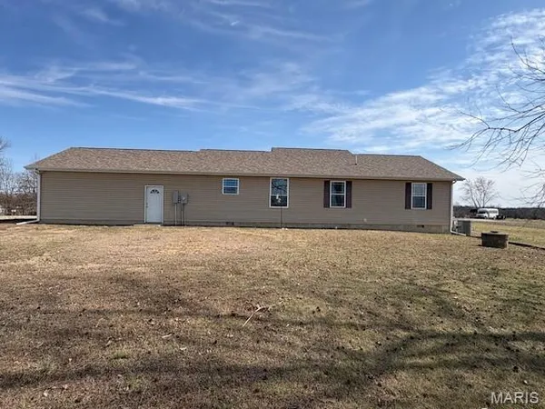 $316,000 | 1013 Z And Z Road, Greenville, IL 62246