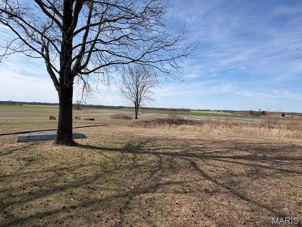 $316,000 | 1013 Z And Z Road, Greenville, IL 62246