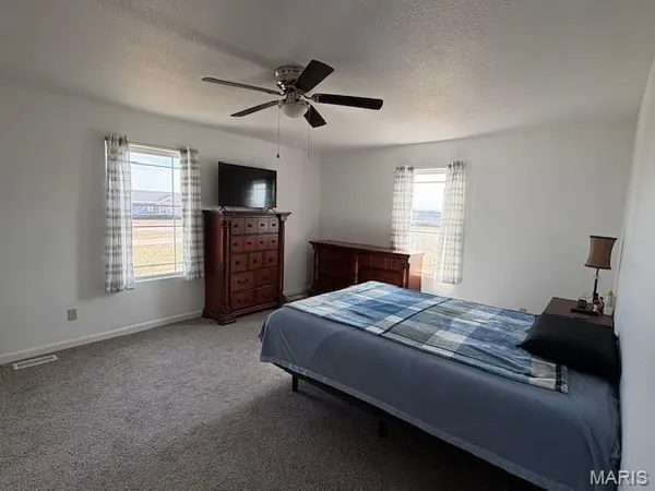 $316,000 | 1013 Z And Z Road, Greenville, IL 62246