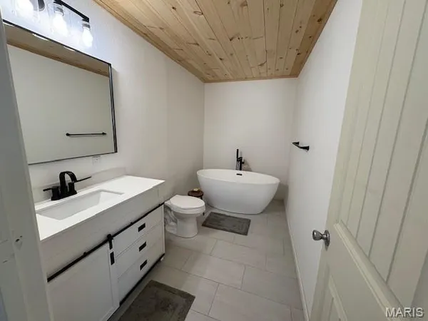 $316,000 | 1013 Z And Z Road, Greenville, IL 62246