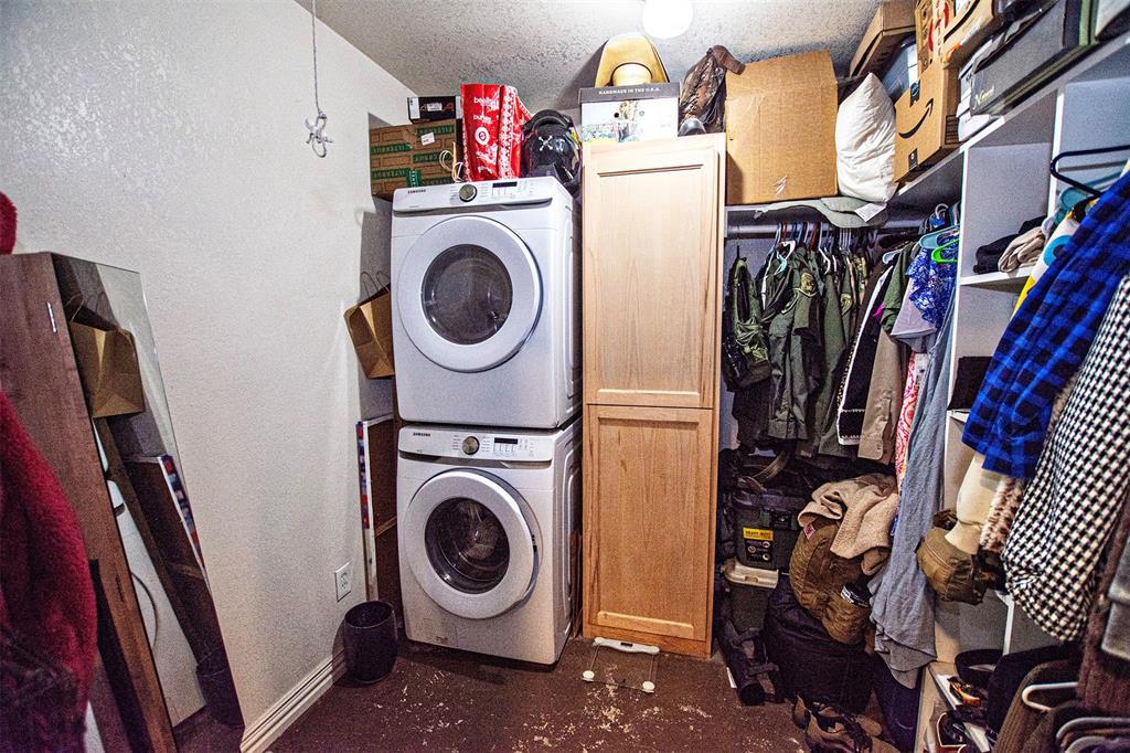 4850 Fm 1753 Denison, TX 75021 - Photo 12 of 23 a utility room with dryer and washer