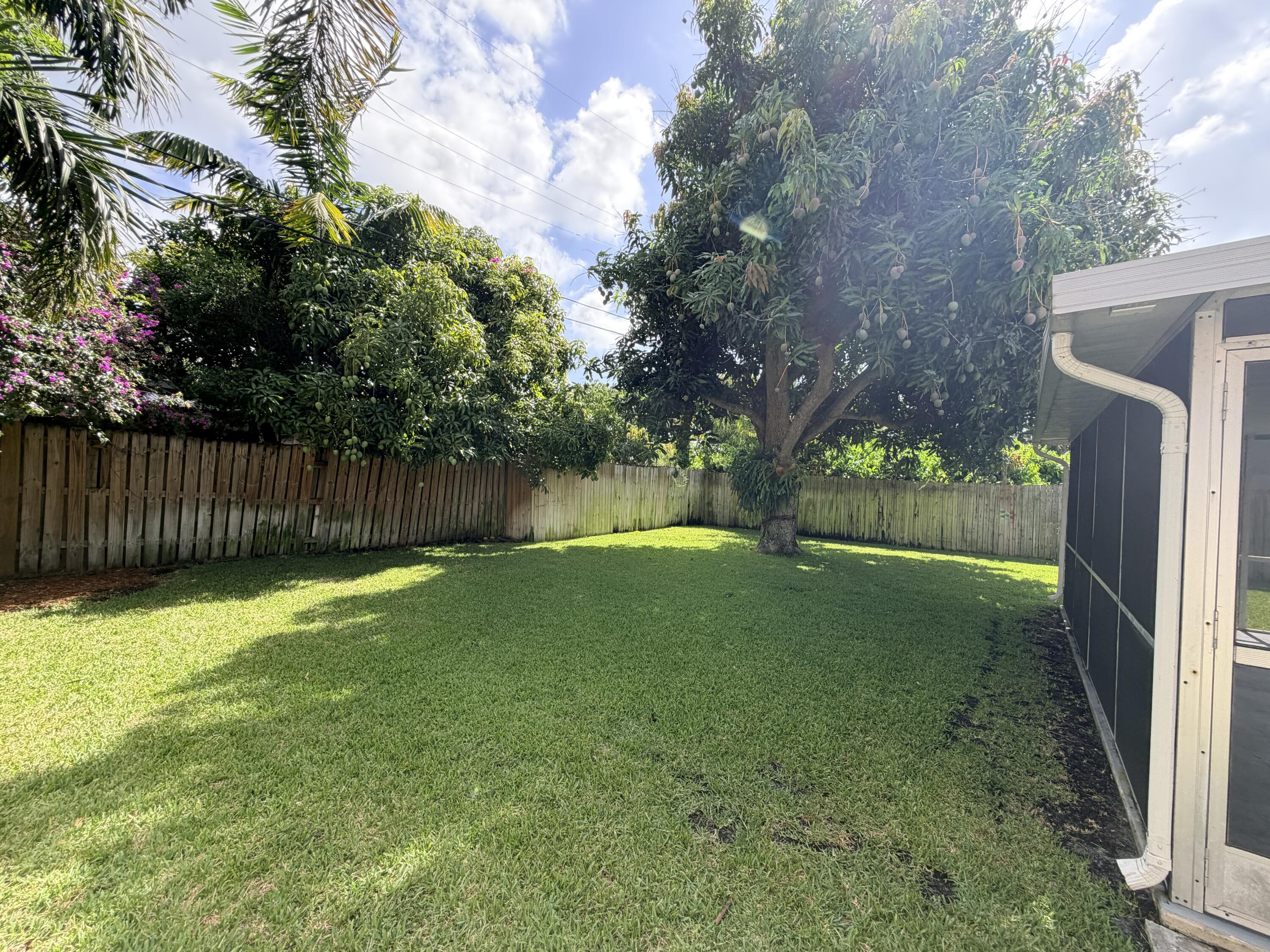 827 Franklin Road West Palm Beach, FL 33405 - Photo 16 of 19 IMG_1619