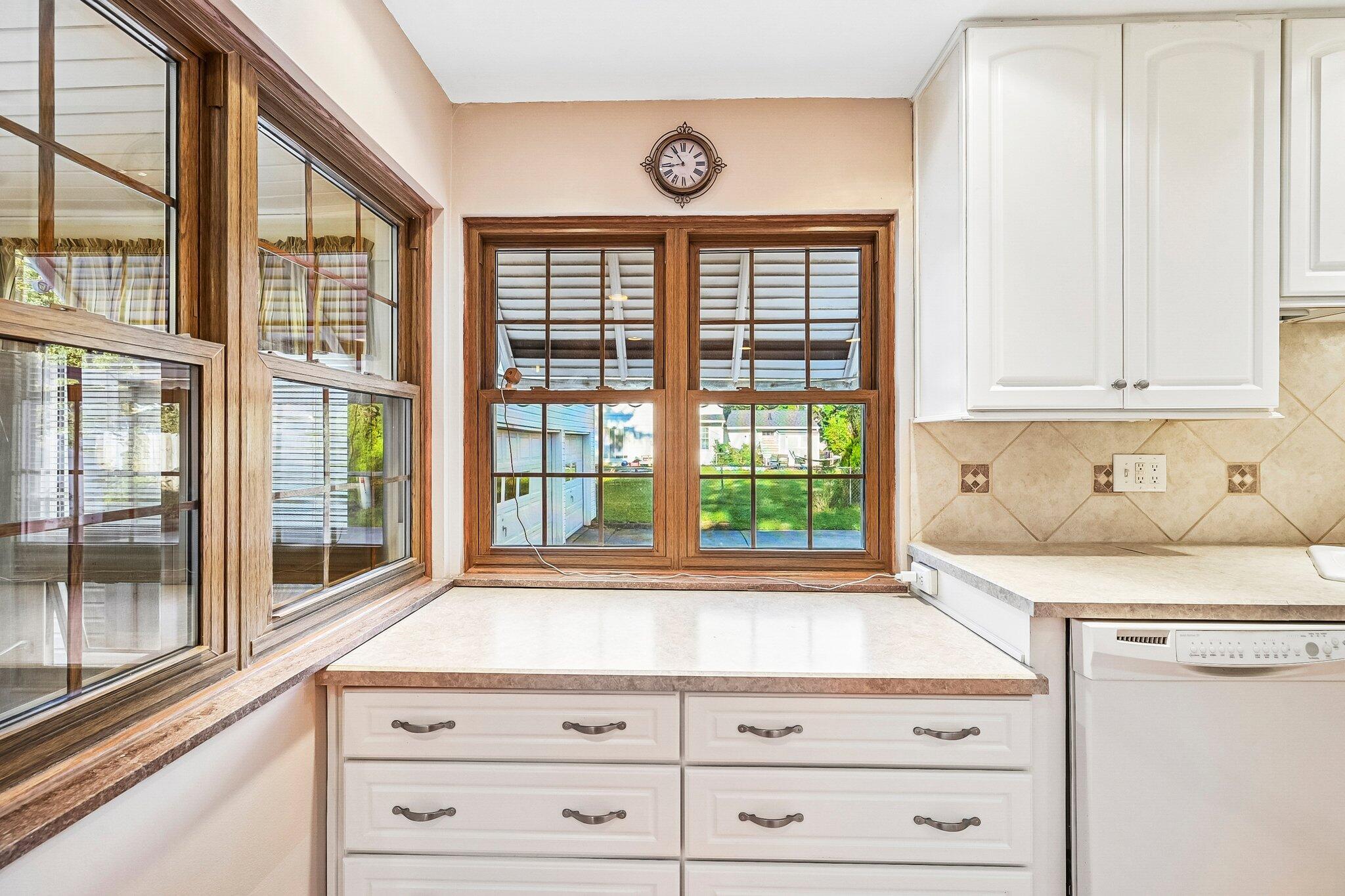 5595 Karl Road Columbus, OH 43229 - Photo 11 of 44 15-web-or-mls-Karl Rd-S1509-015