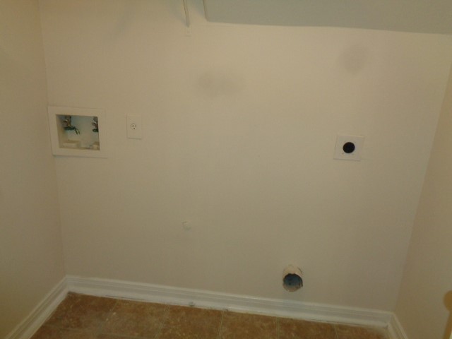 13018 Kingston Point Lane Houston, TX 77047 - Photo 8 of 28 a view of a small space