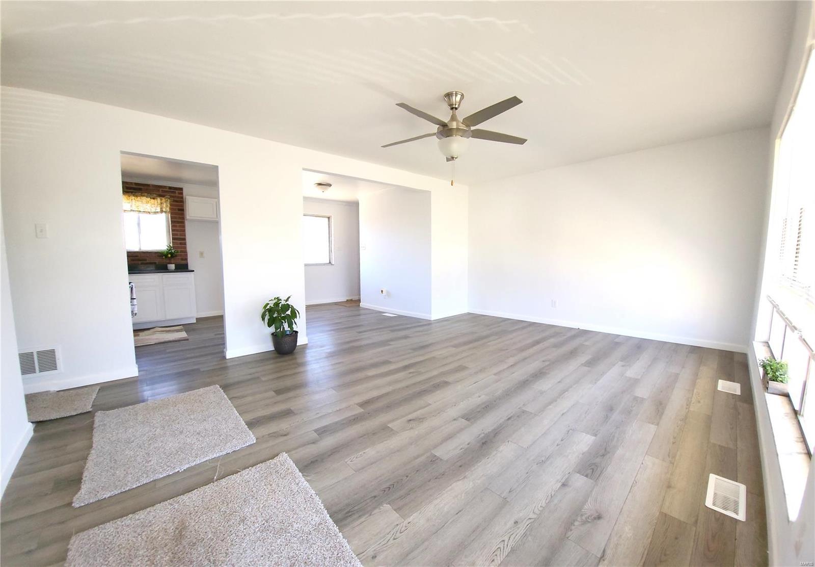 5909 Starlight Drive High Ridge, MO 63049 - Photo 2 of 15