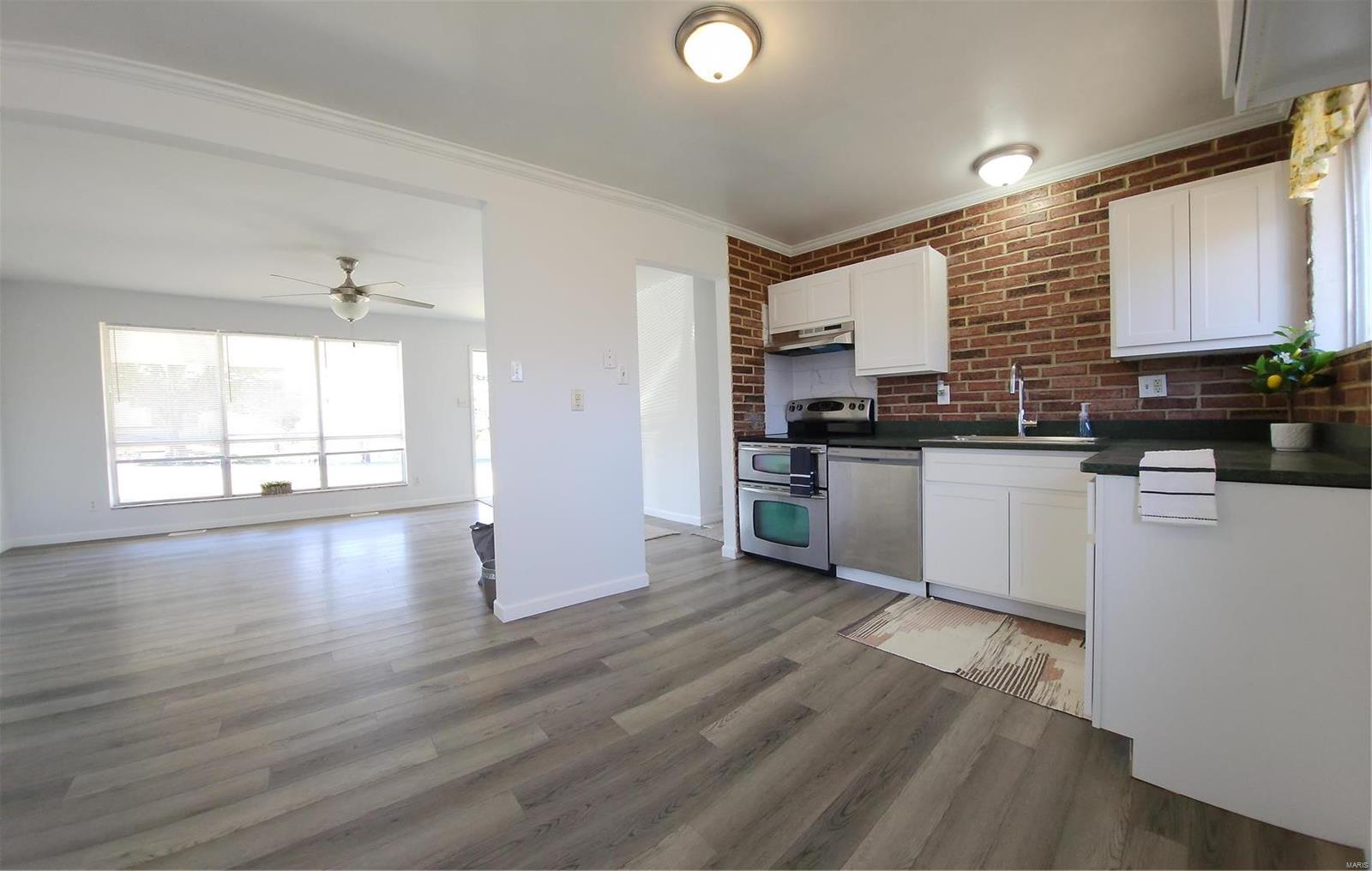 5909 Starlight Drive High Ridge, MO 63049 - Photo 3 of 15