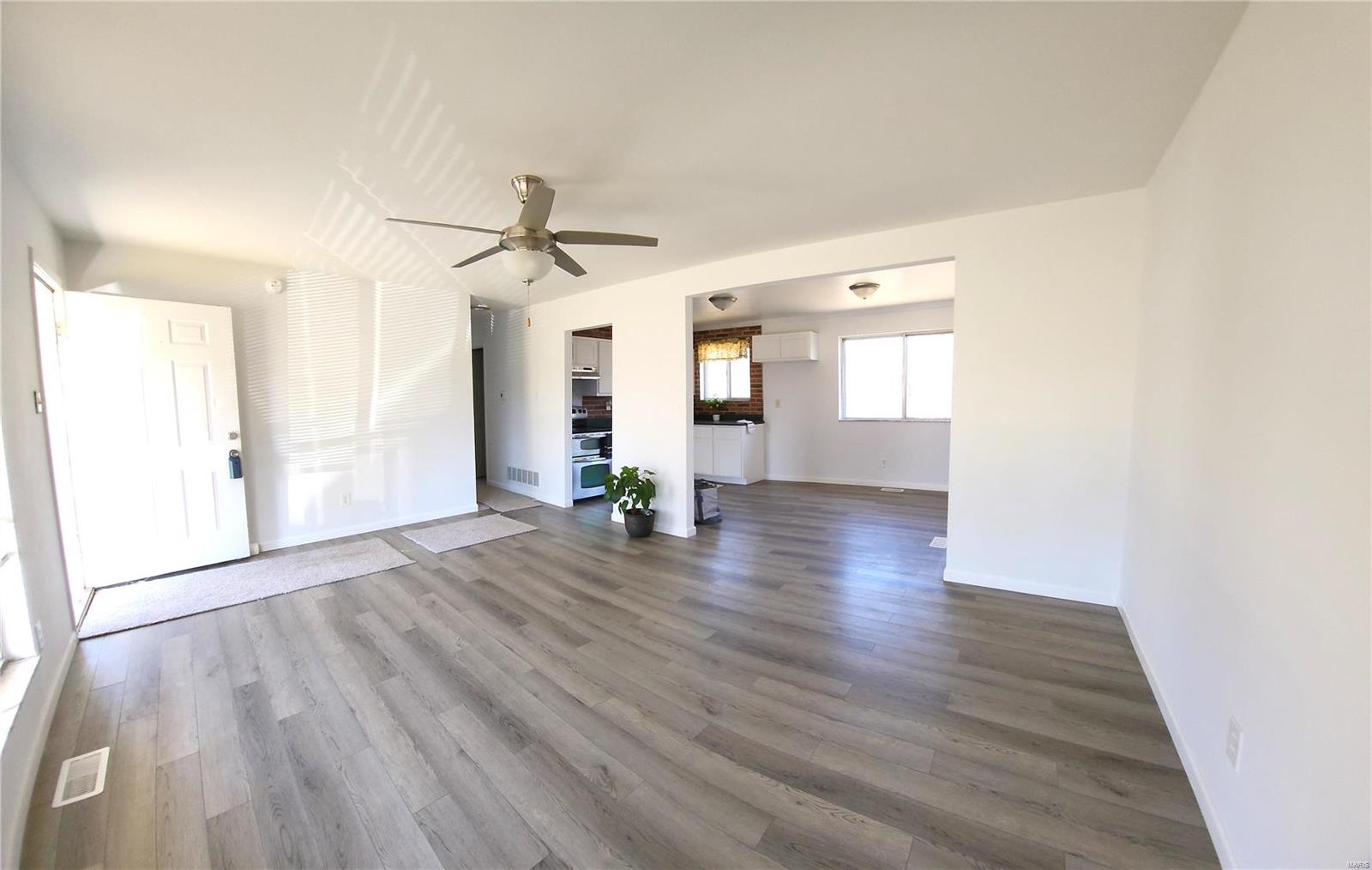 5909 Starlight Drive High Ridge, MO 63049 - Photo 4 of 15