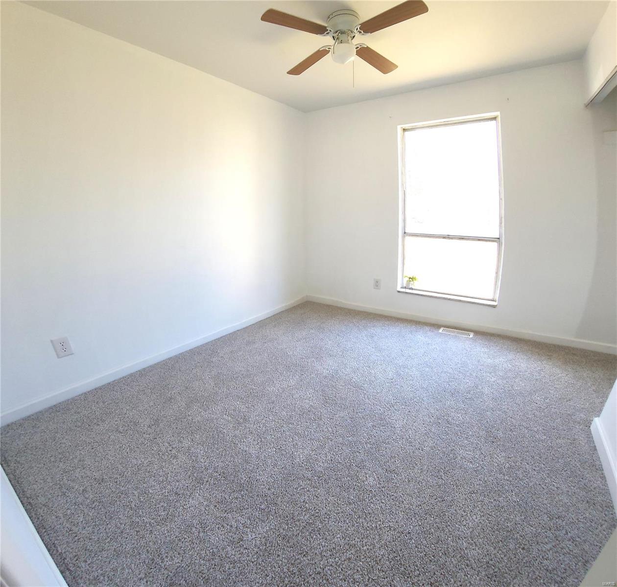 5909 Starlight Drive High Ridge, MO 63049 - Photo 9 of 15