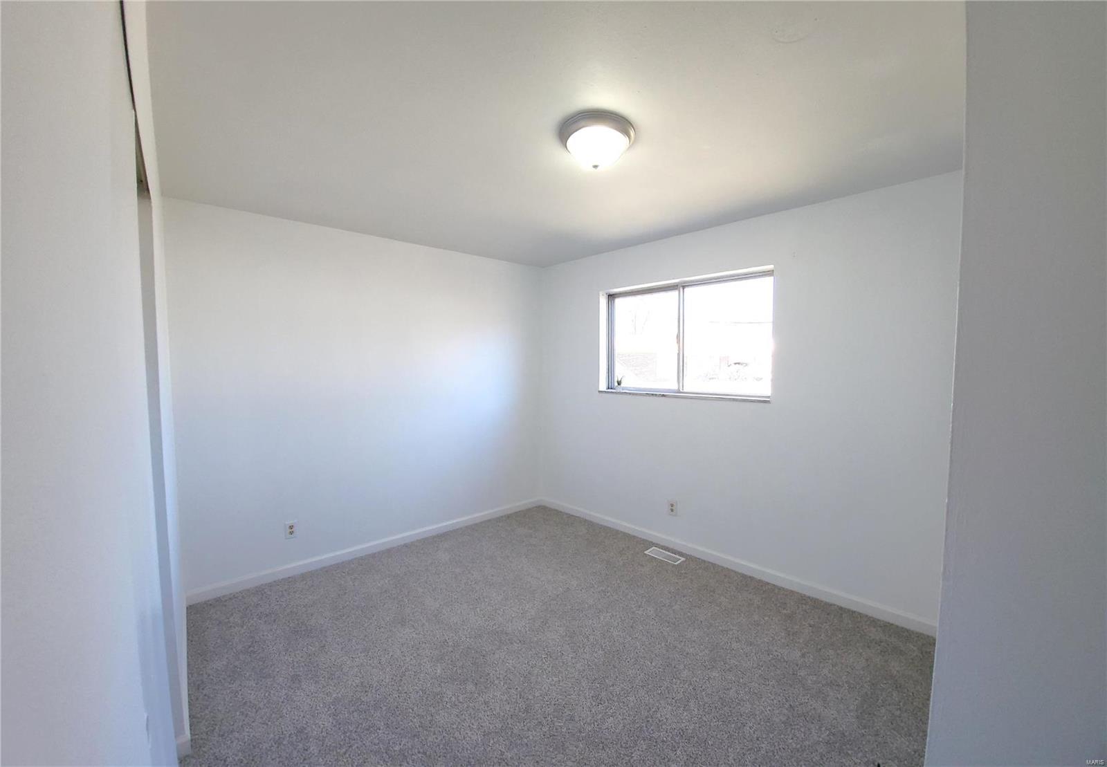 5909 Starlight Drive High Ridge, MO 63049 - Photo 10 of 15