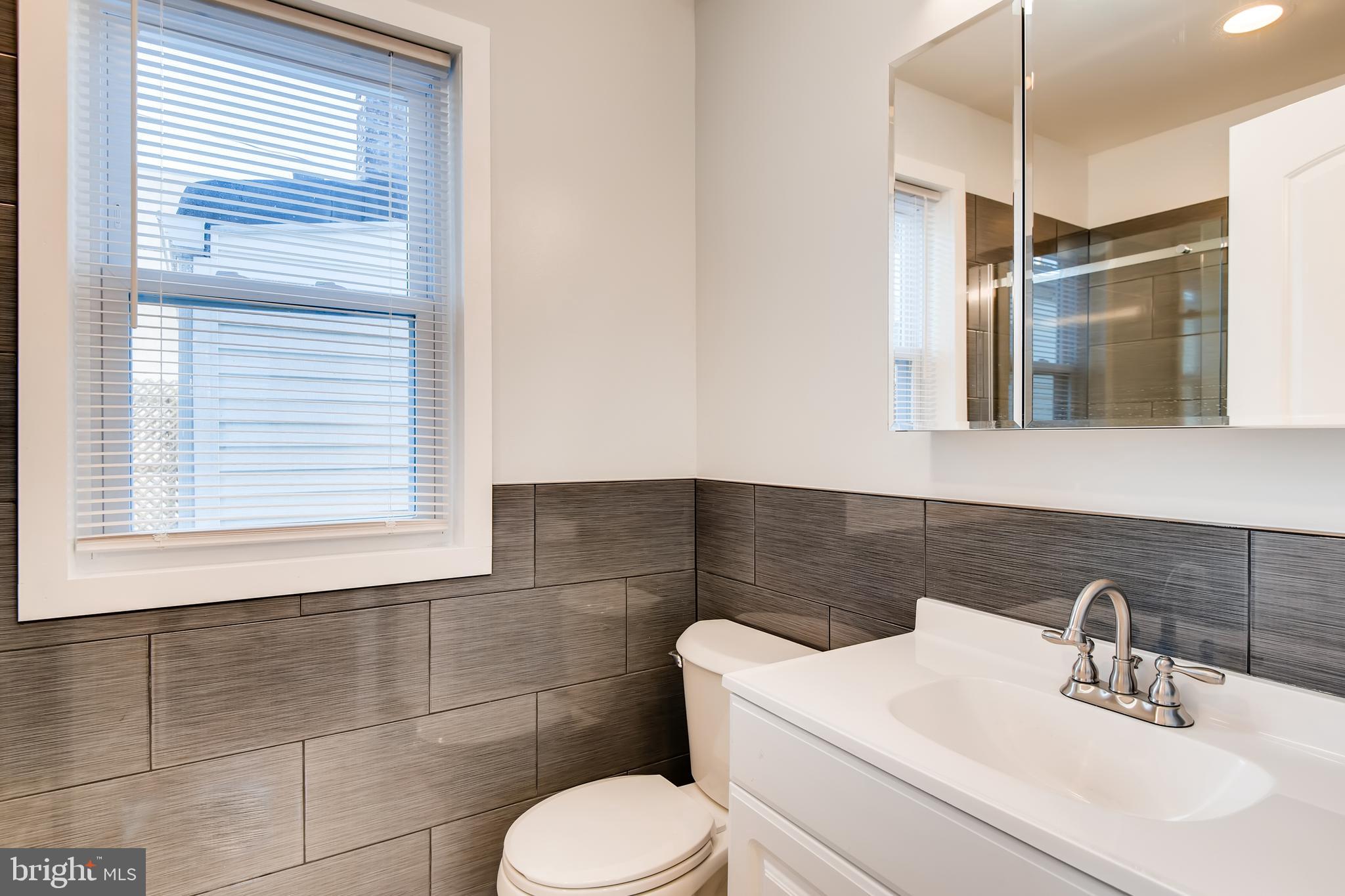513 South Regester Street Baltimore, MD 21231 - Photo 20 of 33 Master Bath