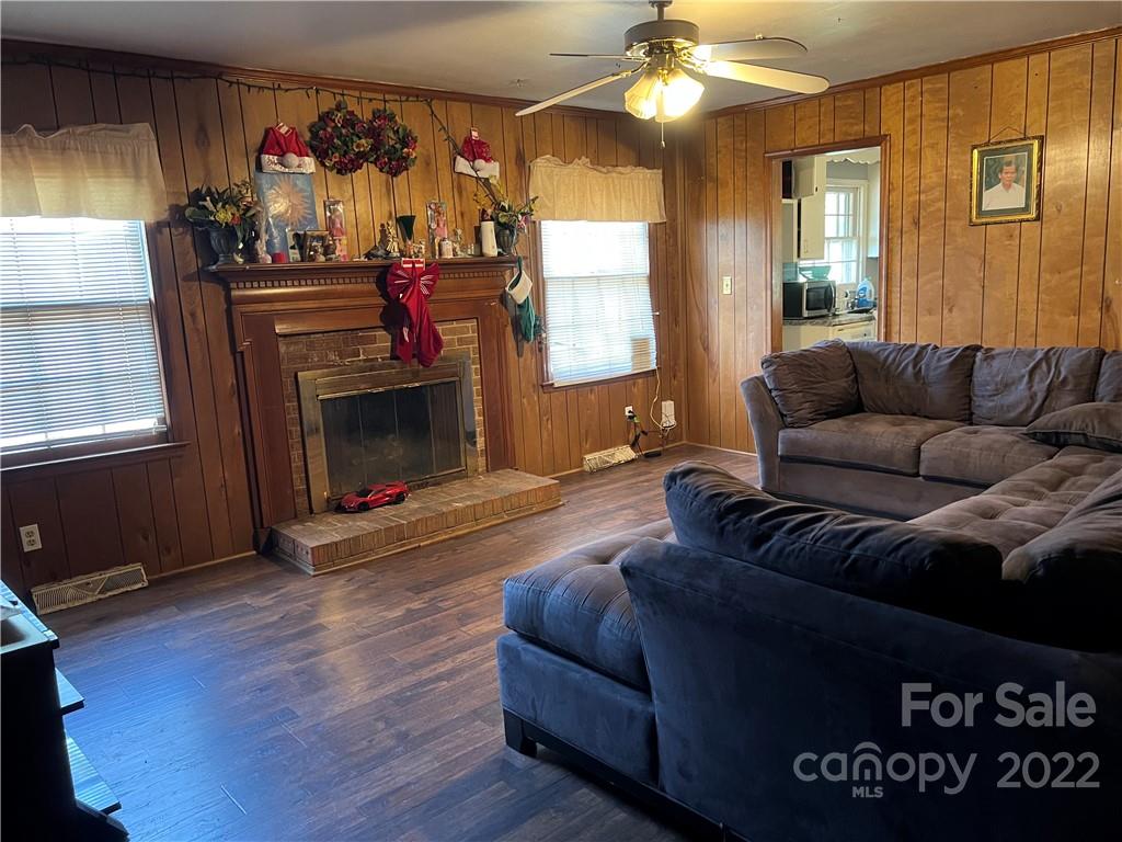 7320 Crossridge Road Charlotte, NC 28214 - Photo 4 of 4 Gallery Image 4