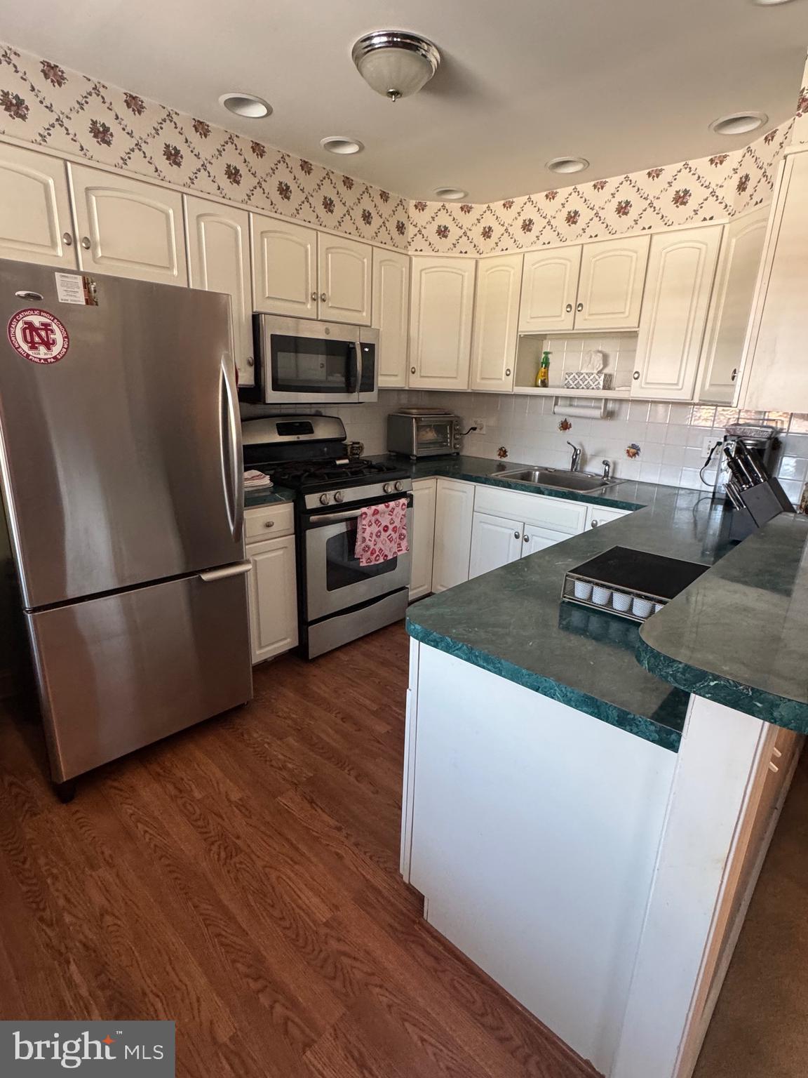 3537 Carey Road Philadelphia, PA 19154 - Photo 12 of 32 Kitchen