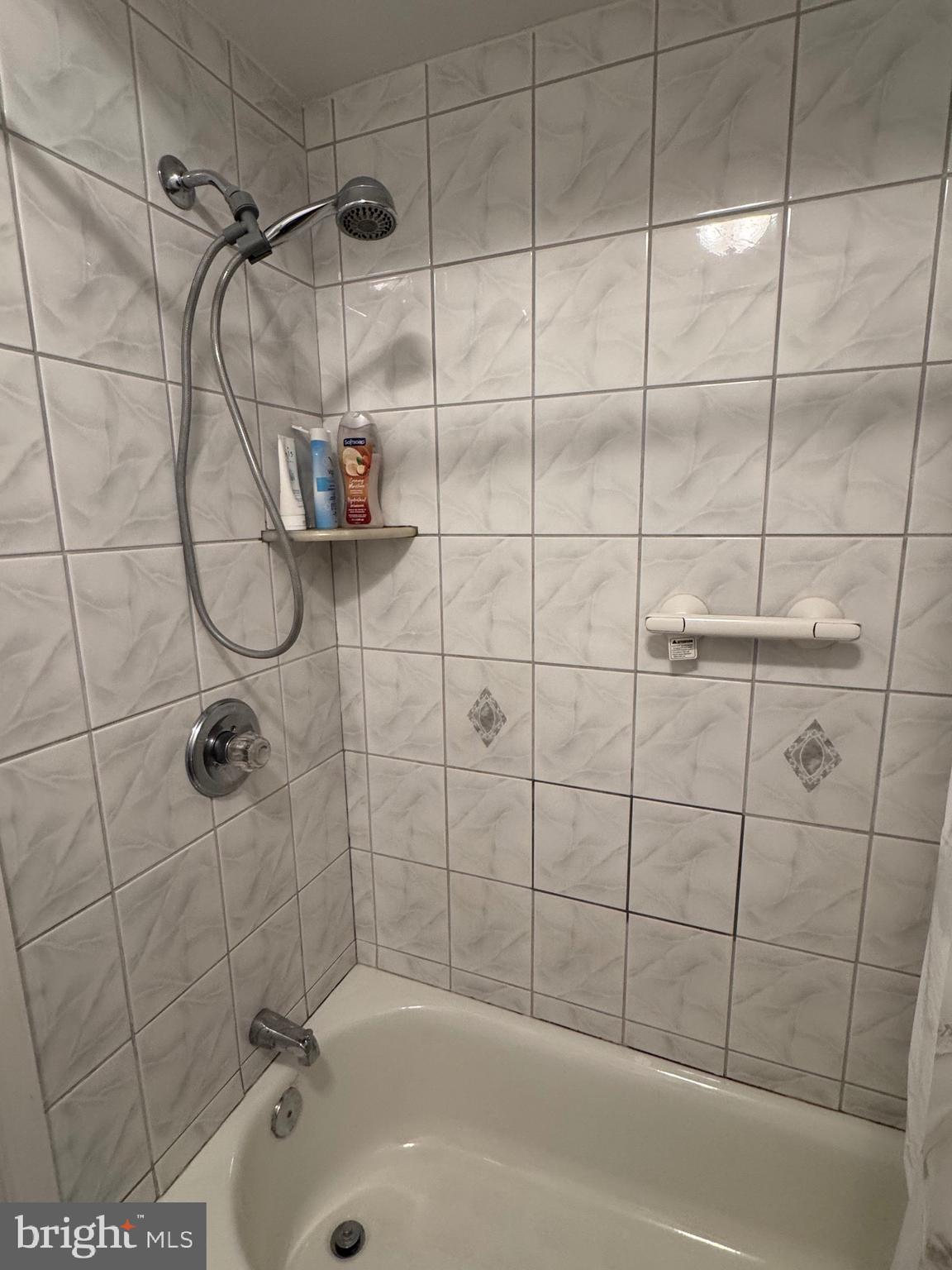 3537 Carey Road Philadelphia, PA 19154 - Photo 19 of 32 Hall Bath