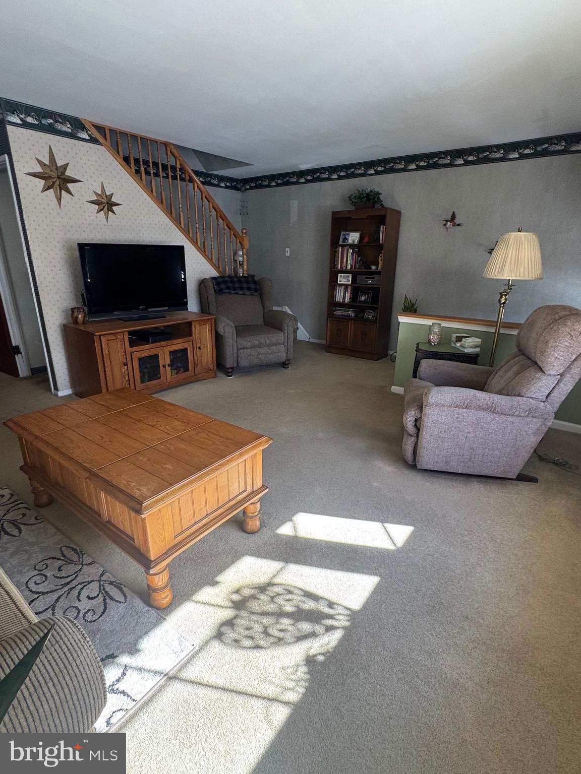3537 Carey Road Philadelphia, PA 19154 - Photo 5 of 32 Living Room