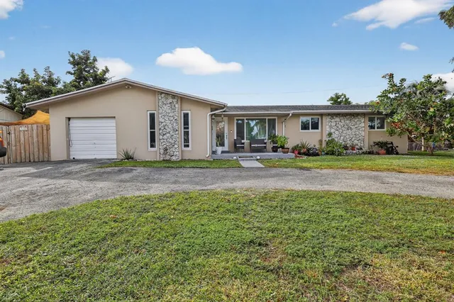 $600,000 | 1910 Southwest 98th Terrace, Miramar, FL 33025