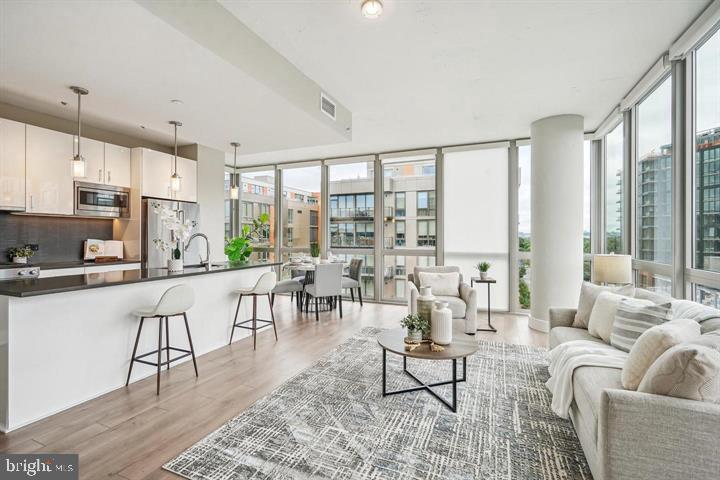 88 V Street Southwest, Unit 711 Washington, DC 20024 - Photo 5 of 27