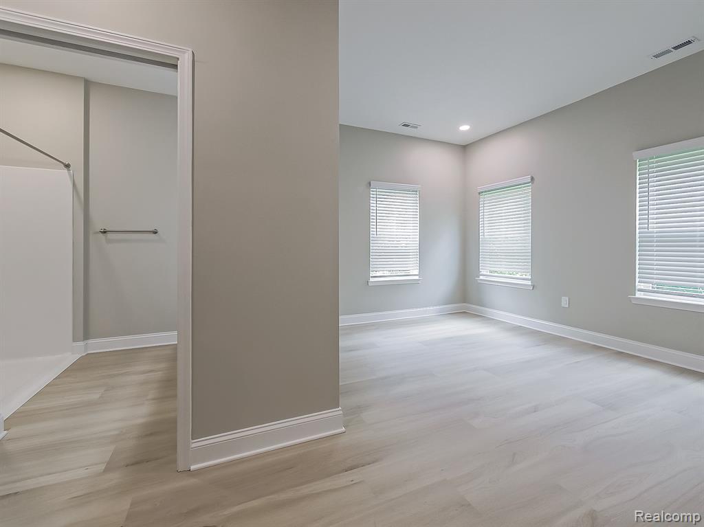 31480 Warren Road, Unit 303 Westland, MI 48185 - Photo 5 of 29
