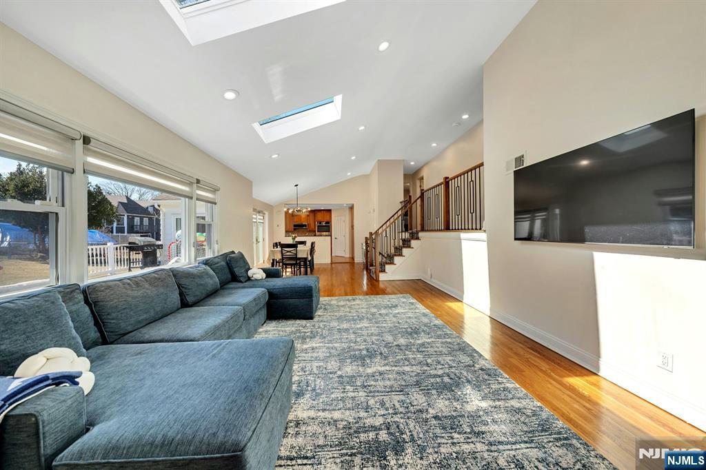 460 New Bridge Road Bergenfield, NJ 07621 - Photo 13 of 45