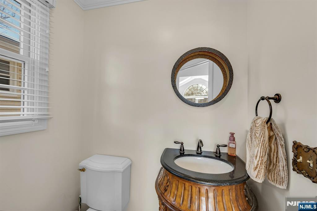 460 New Bridge Road Bergenfield, NJ 07621 - Photo 27 of 45