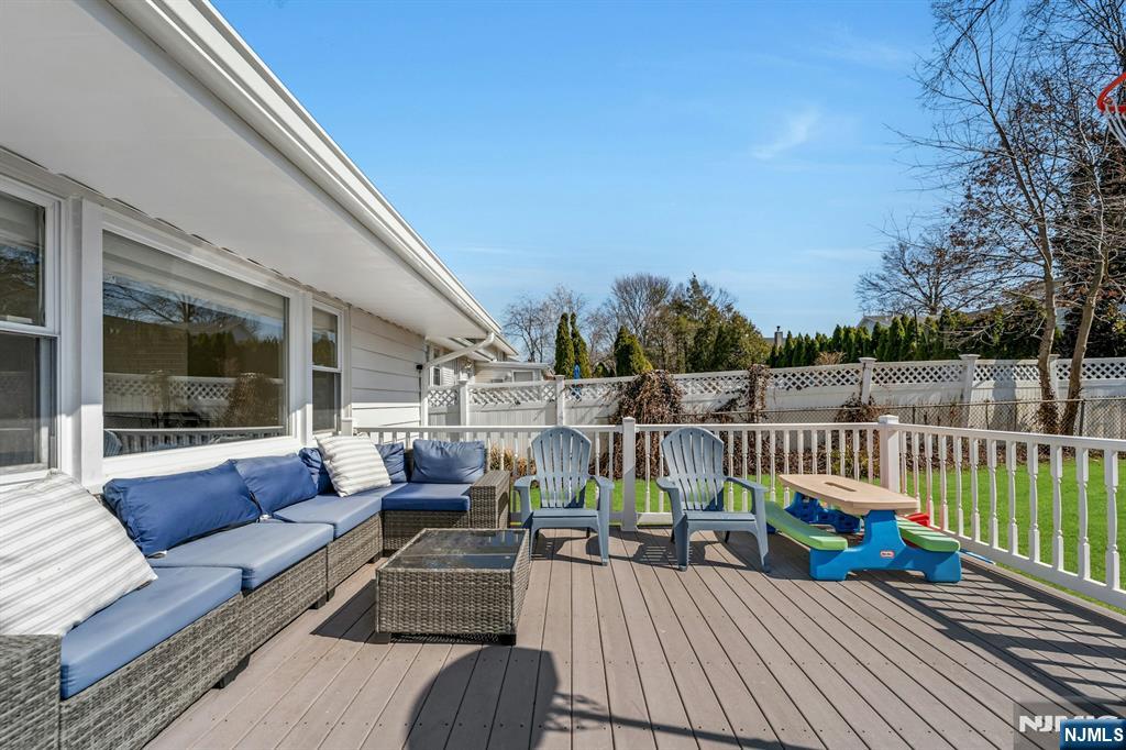 460 New Bridge Road Bergenfield, NJ 07621 - Photo 8 of 45