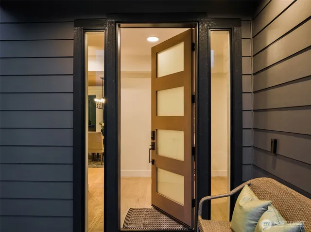 $2,595,000 | 807 West Armour Street, Seattle, WA 98119