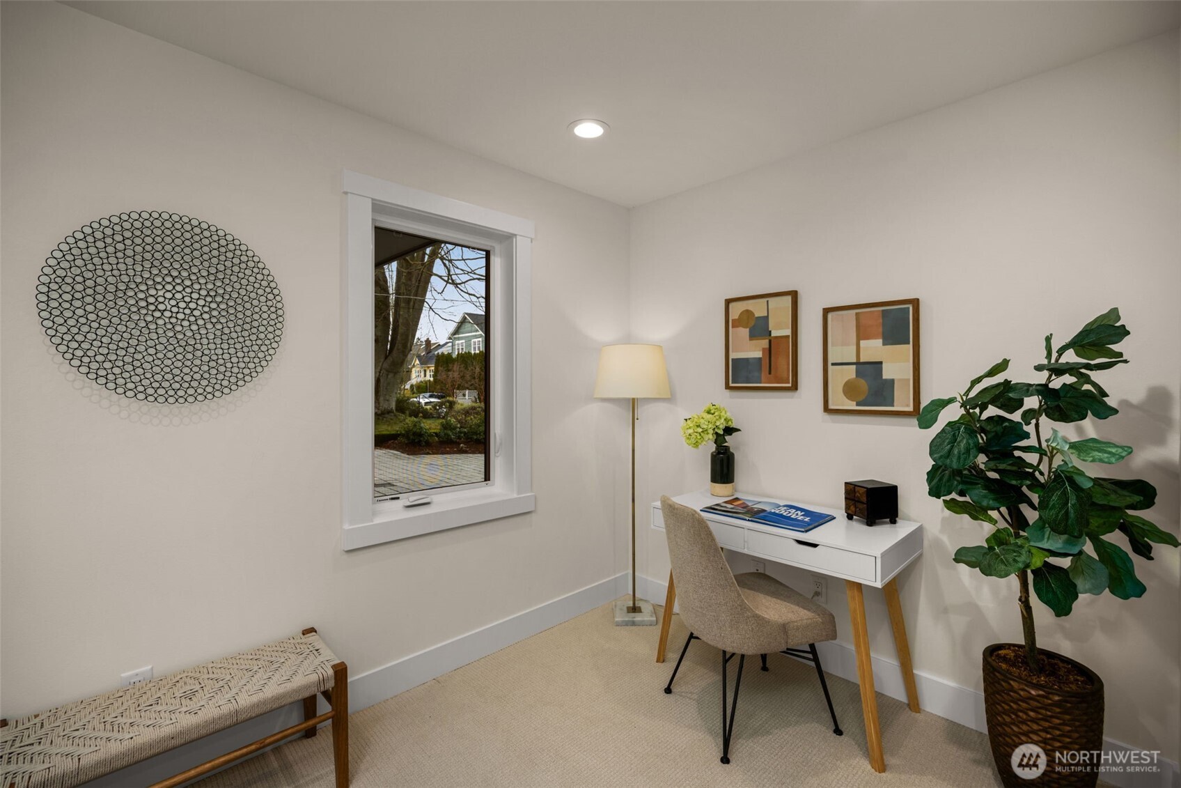 807 West Armour Street Seattle, WA 98119 - Photo 4 of 36