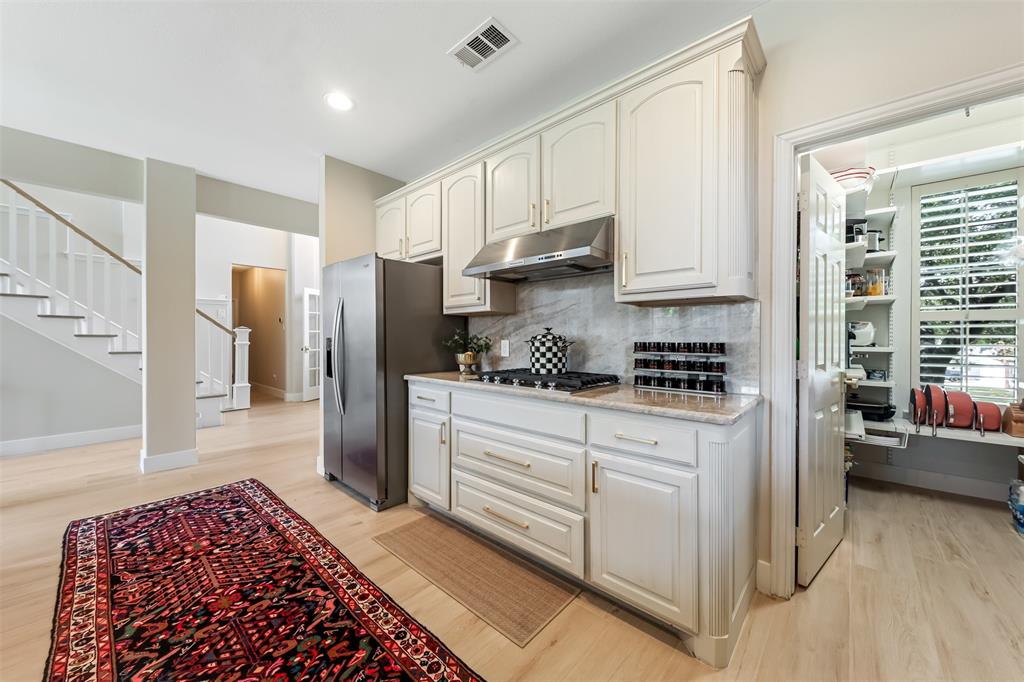 5501 Blazing Star Road Frisco, TX 75036 - Photo 7 of 37
