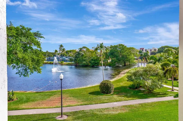 $2,850 | 1915 Lavers Circle, Unit E303, Delray Beach, FL 33444