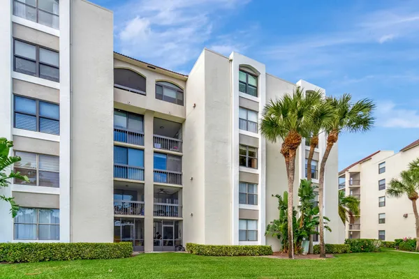 $2,850 | 1915 Lavers Circle, Unit E303, Delray Beach, FL 33444