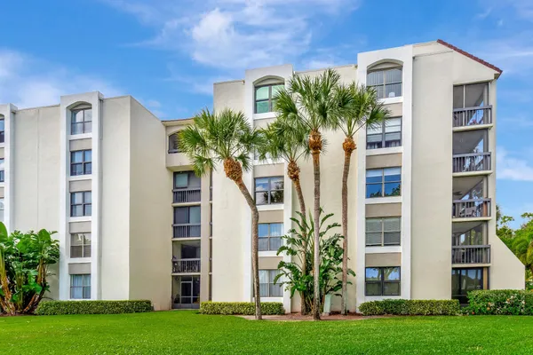 $2,850 | 1915 Lavers Circle, Unit E303, Delray Beach, FL 33444